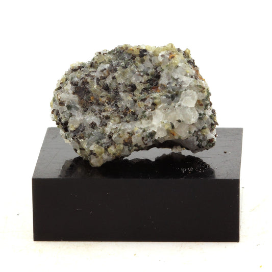 Tonalite. 35.9 carats. Renfrew, Ontario, Canada