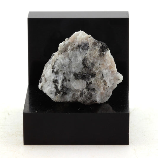 Adamellite mineral. 34.4 carats. Maine, USA