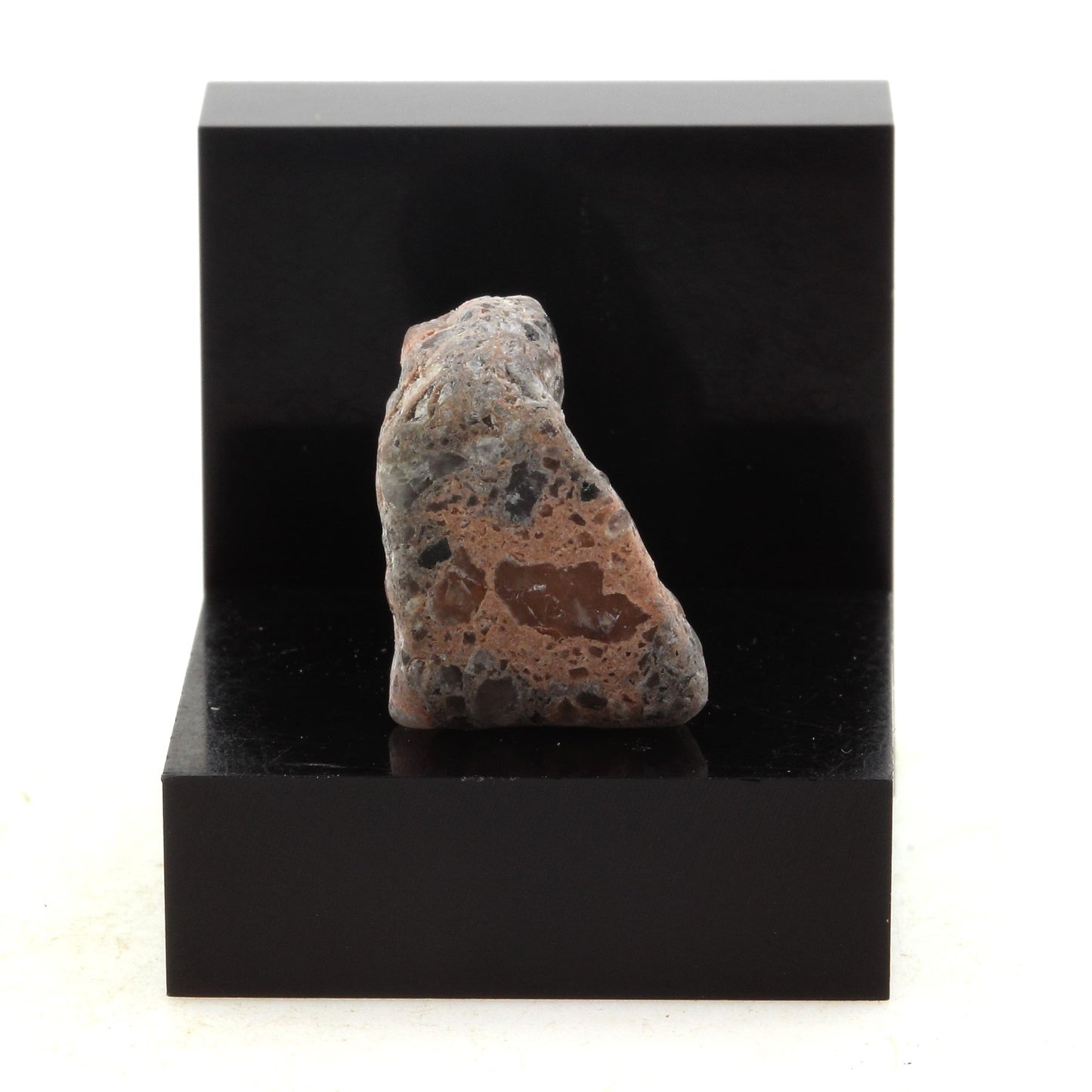 Granite. 16.3 carats. Italie