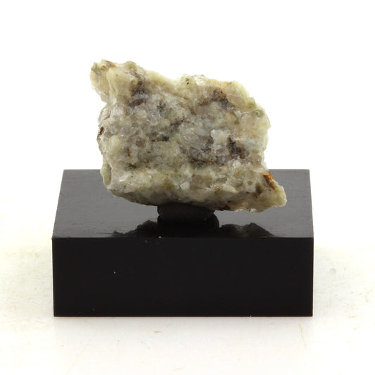 Leuchtenbergite, 14.2 carats, Grenville, Québec, Canada