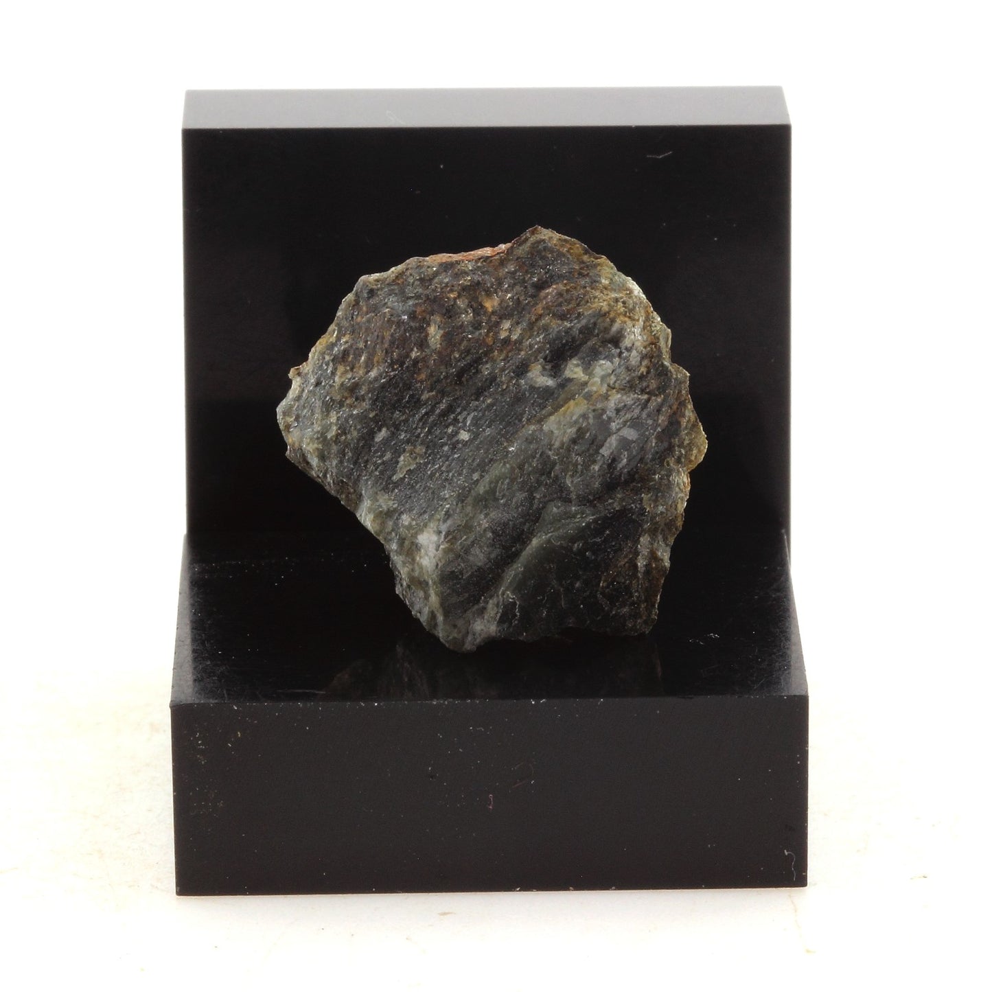 Schorlite. 25.6 carats. Gatineau, Québec, Canada