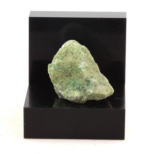 Genthite. 34.6 carats, Orford Nickel mine, Estrie, Québec, Canada