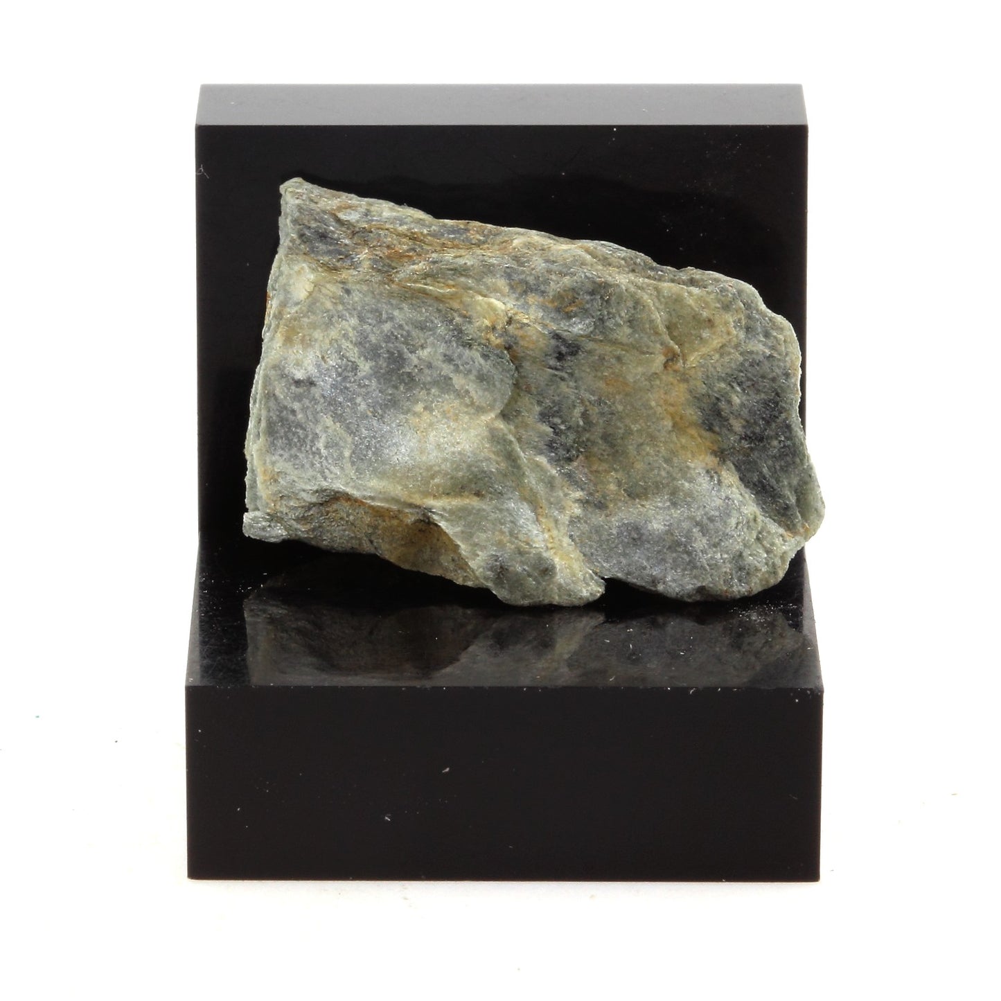 Chromite Schist. 32.3 carats. Estrie, Québec, Canada