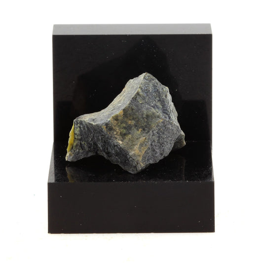 Attapulgite (Palygorskite). 27.4 carats. Thetford Mines, Québec, Canada