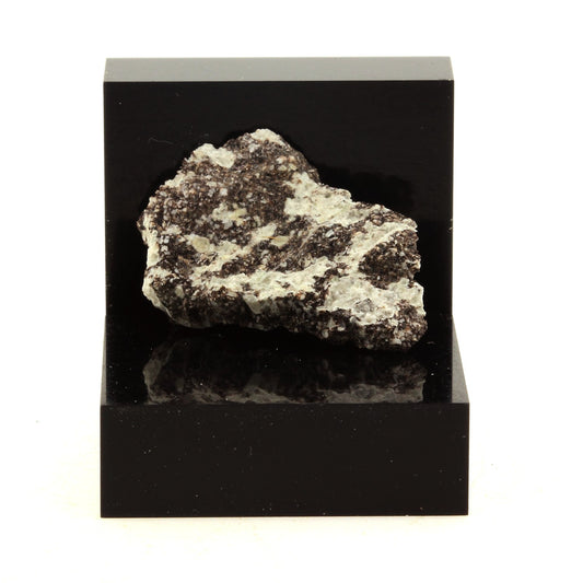 Sericite Schist. 16.5 carats. Estrie, Québec, Canada