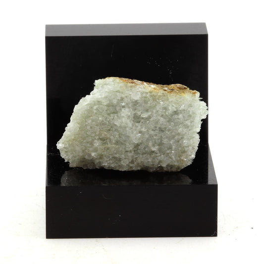 Fuchsite. 30.4 carats. Grenville, Québec, Canada