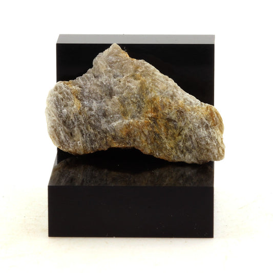 Tremolite. 31.4 carats. Montauban, Québec, Canada