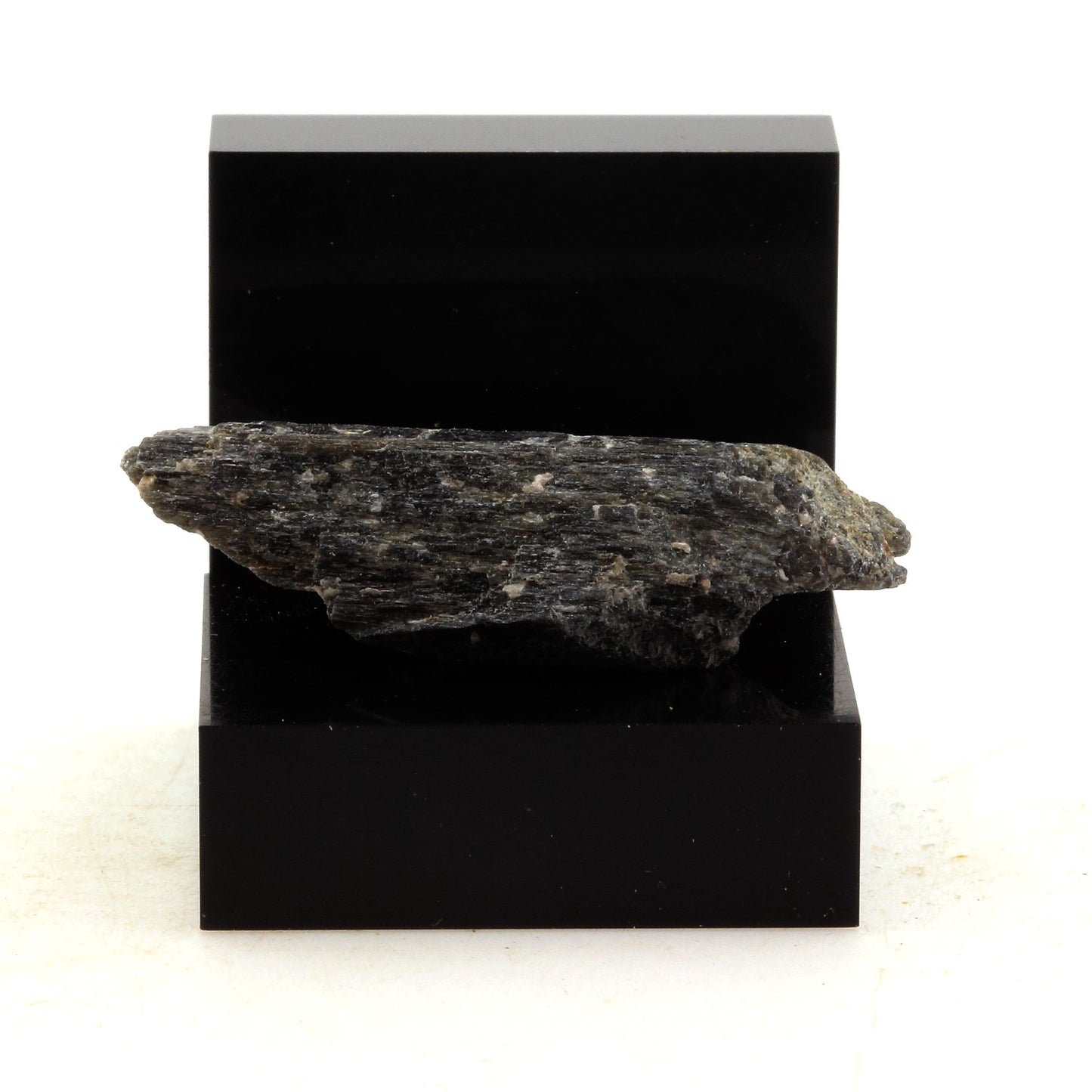 Dravite. 28.0 carats. Wilberforce, Ontario, Canada