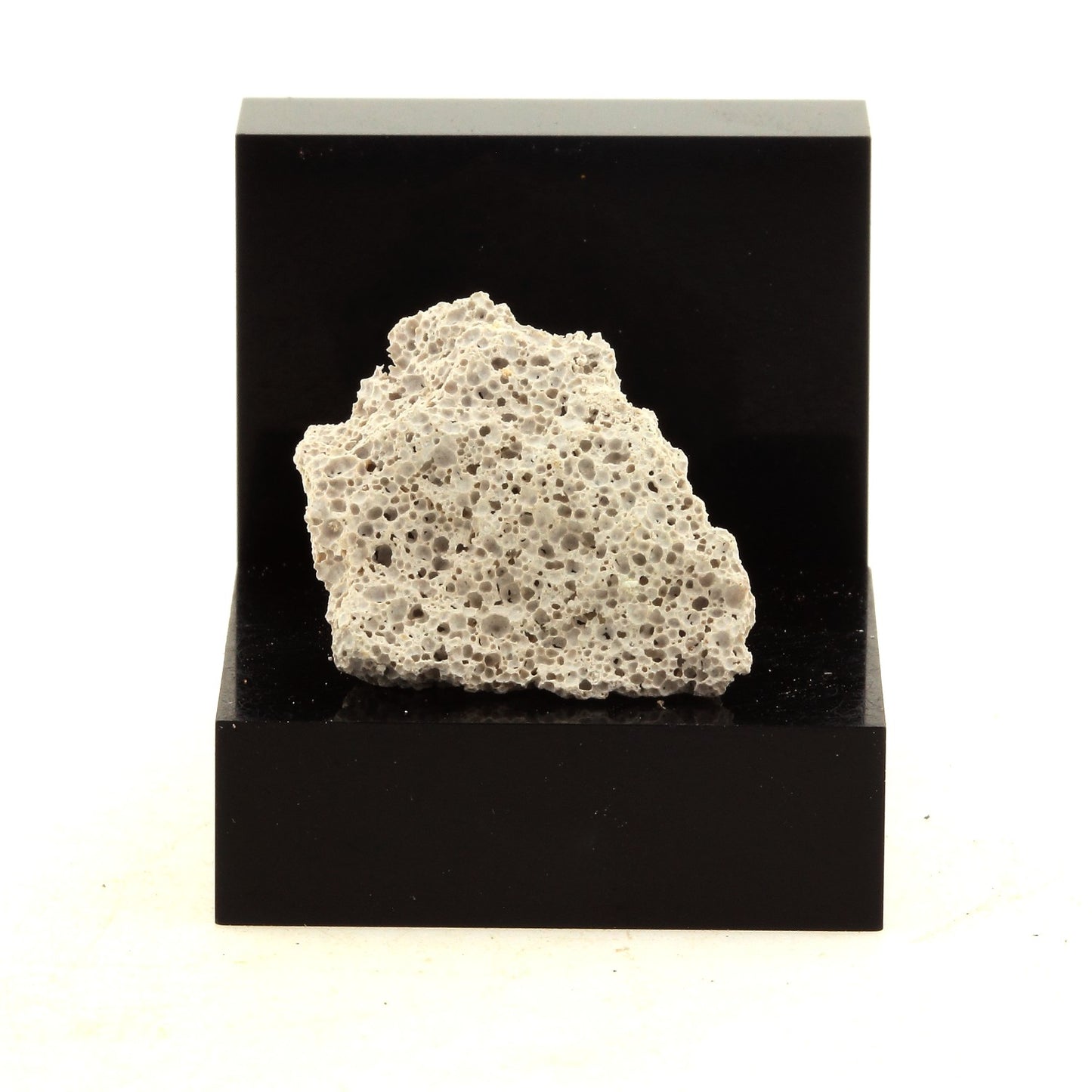 Siltstone. 5.2 carats. La Borde, Gouëx, La Vienne, France