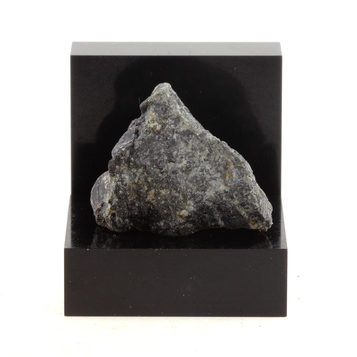 Biotite. 35.3 carats. Oka, Québec, Canada