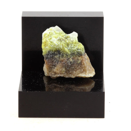 Szaibélyite. 22.9 carats. Gatineau, Québec, Canada