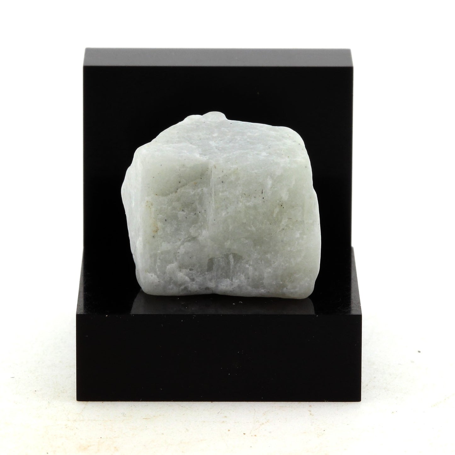 Microcline, 34.2 carats, Buckingham, Québec, Canada