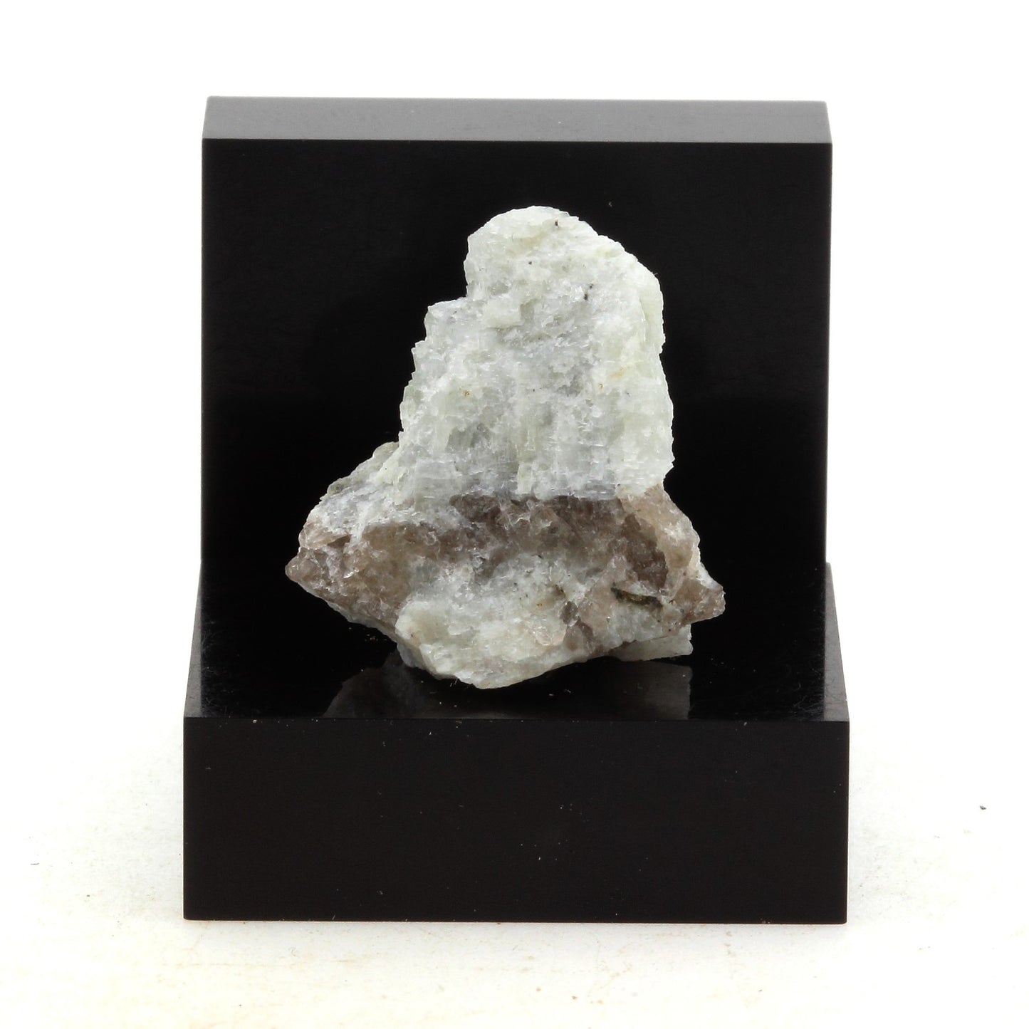 Graphic Granite, 20.1 carats, Canada