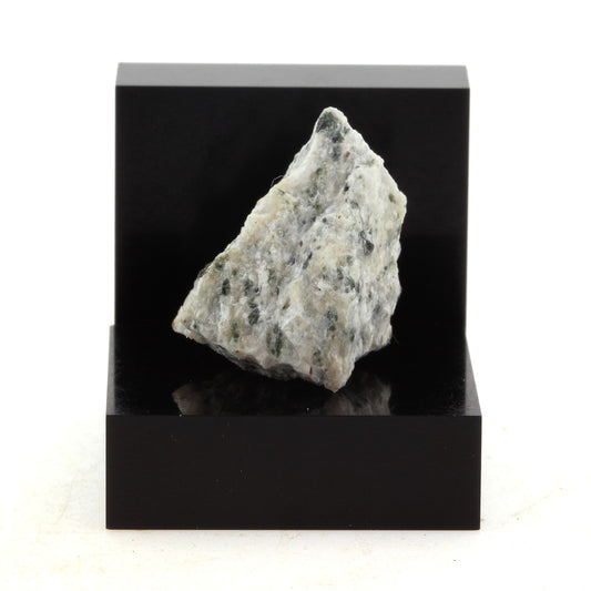 Aplite. 30.7 carats. Ottawa, Ontario, Canada