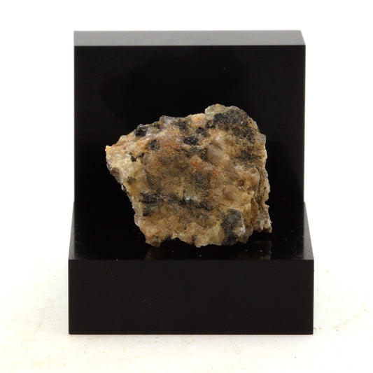 Granite. 22.5 carats. Laurentian, Quebec, Canada