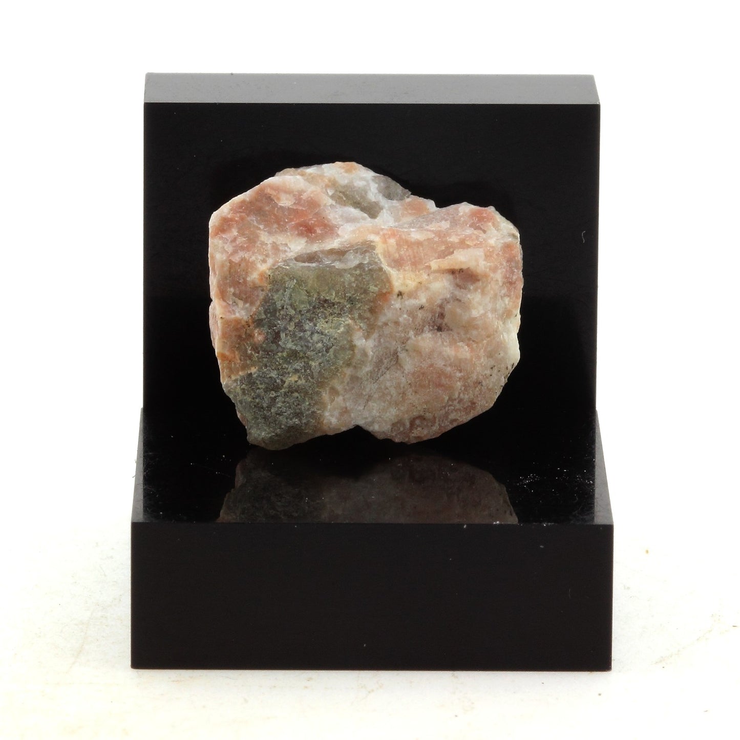 Feldspar Pegmatite, 24.5 carats, Grenville, Québec, Canada