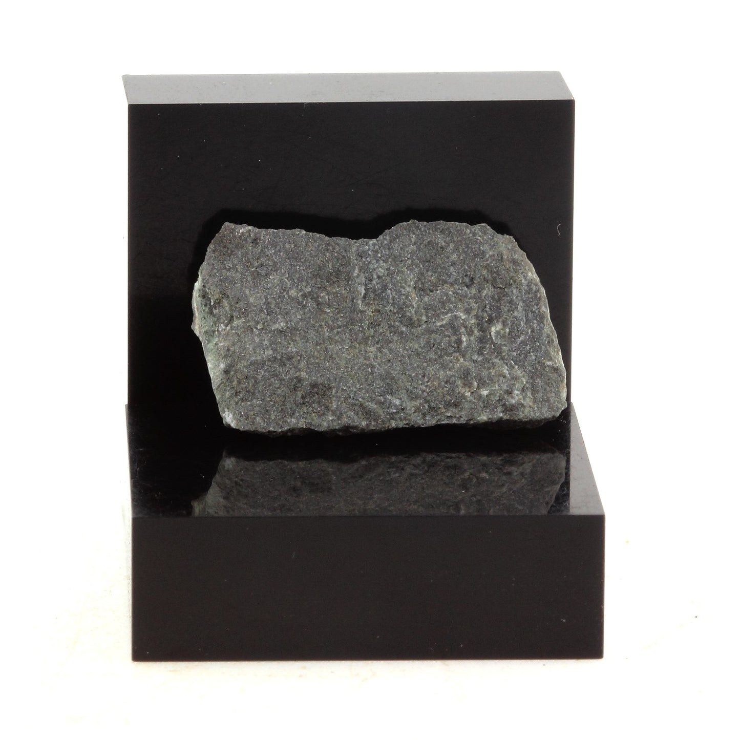Ferberite. 14.1 carats, Estrie, Québec, Canada