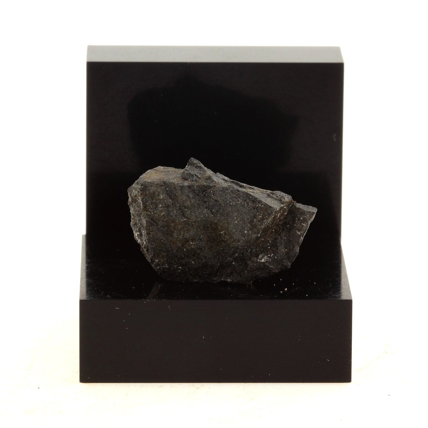 Geikielite, 19.9 carats, Lanark, Ontario, Canada