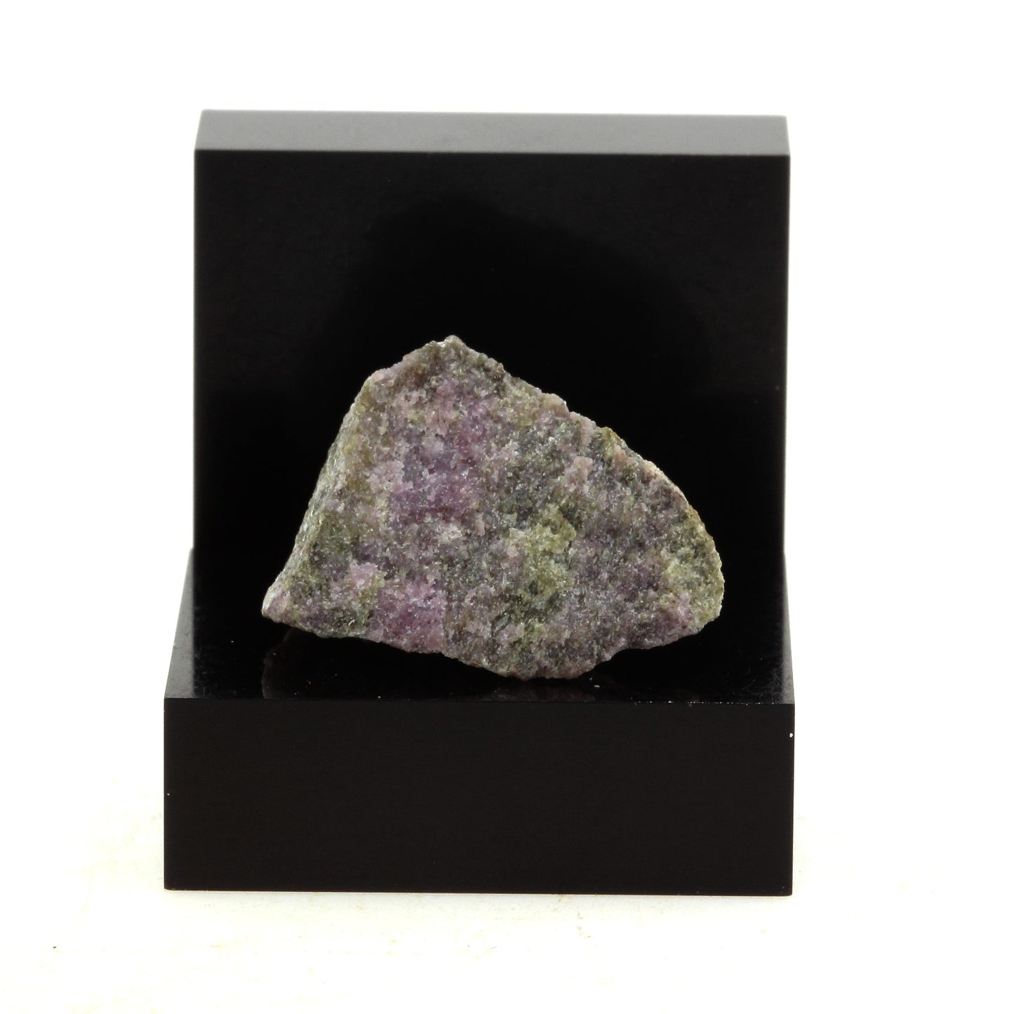 Wilsonite. 19.6 carats. Montauban, Québec, Canada