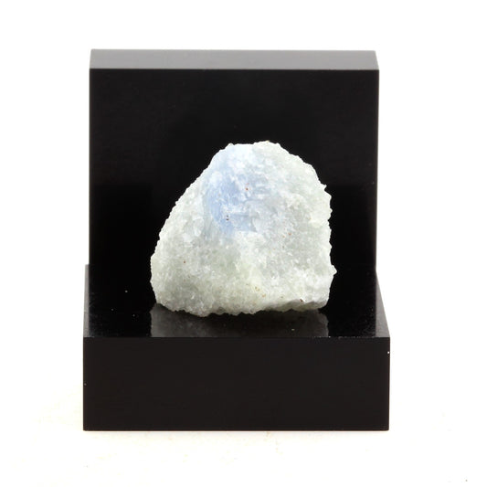 Calcite. 32.5 carats. Tatlock, Ontario, Canada