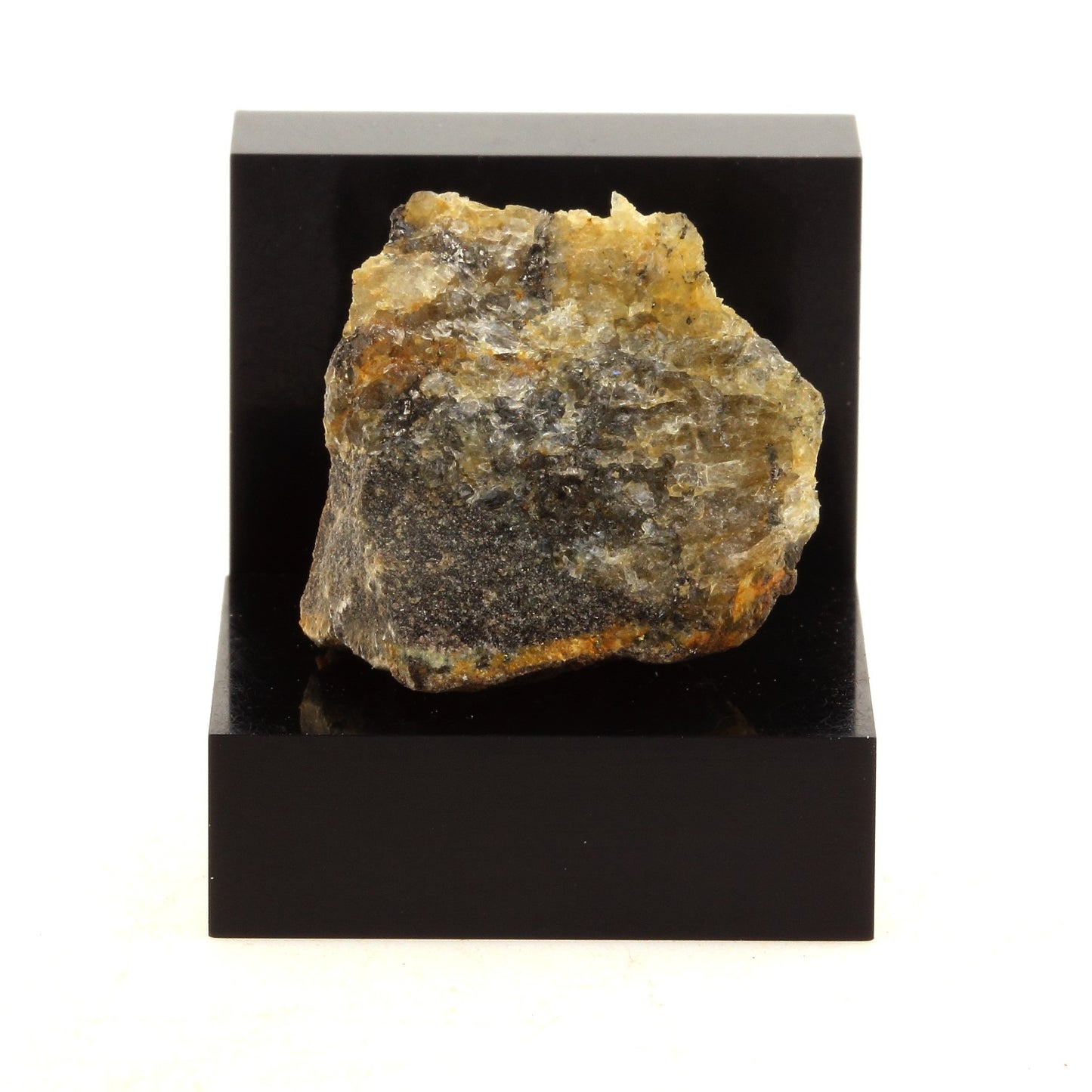 Drysdallite. 43.7 carats. Grenville, Québec, Canada