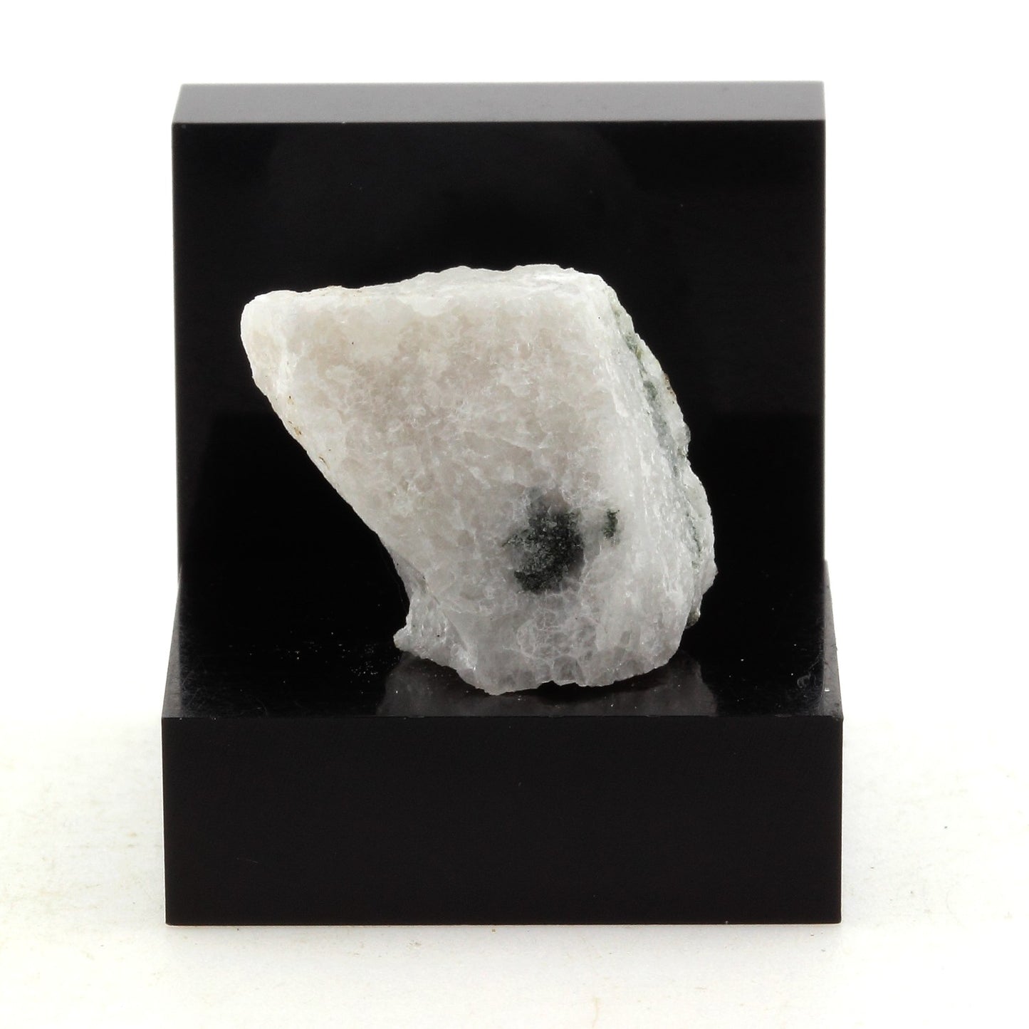 Anatase. 40.0 carats. Estrie, Québec, Canada