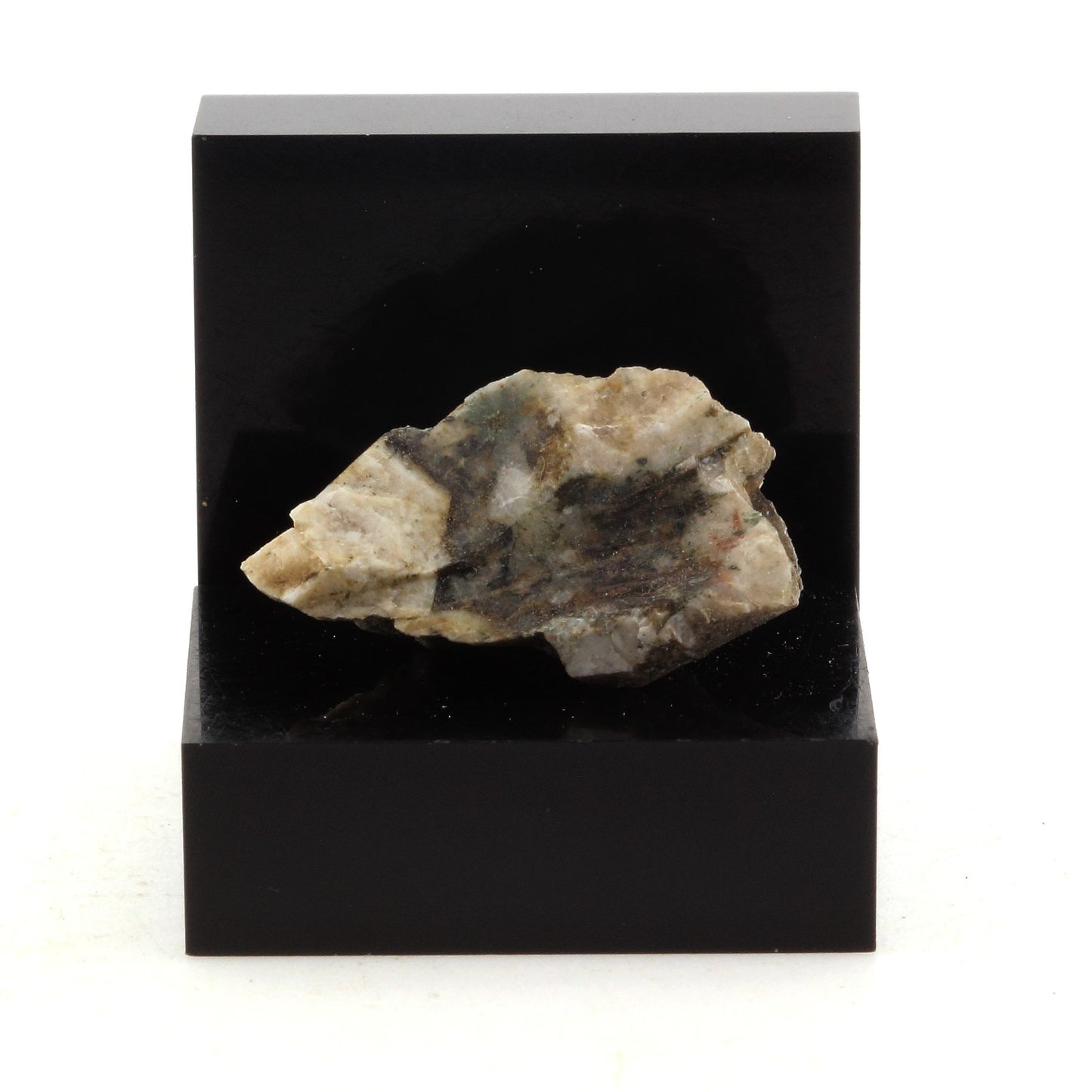 Arfvedsonite. 17.2 carats. Mont Saint-Hilaire, Québec, Canada