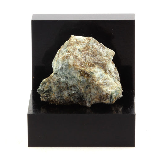 Brochantite. 36.7 carats. Montauban, Québec, Canada