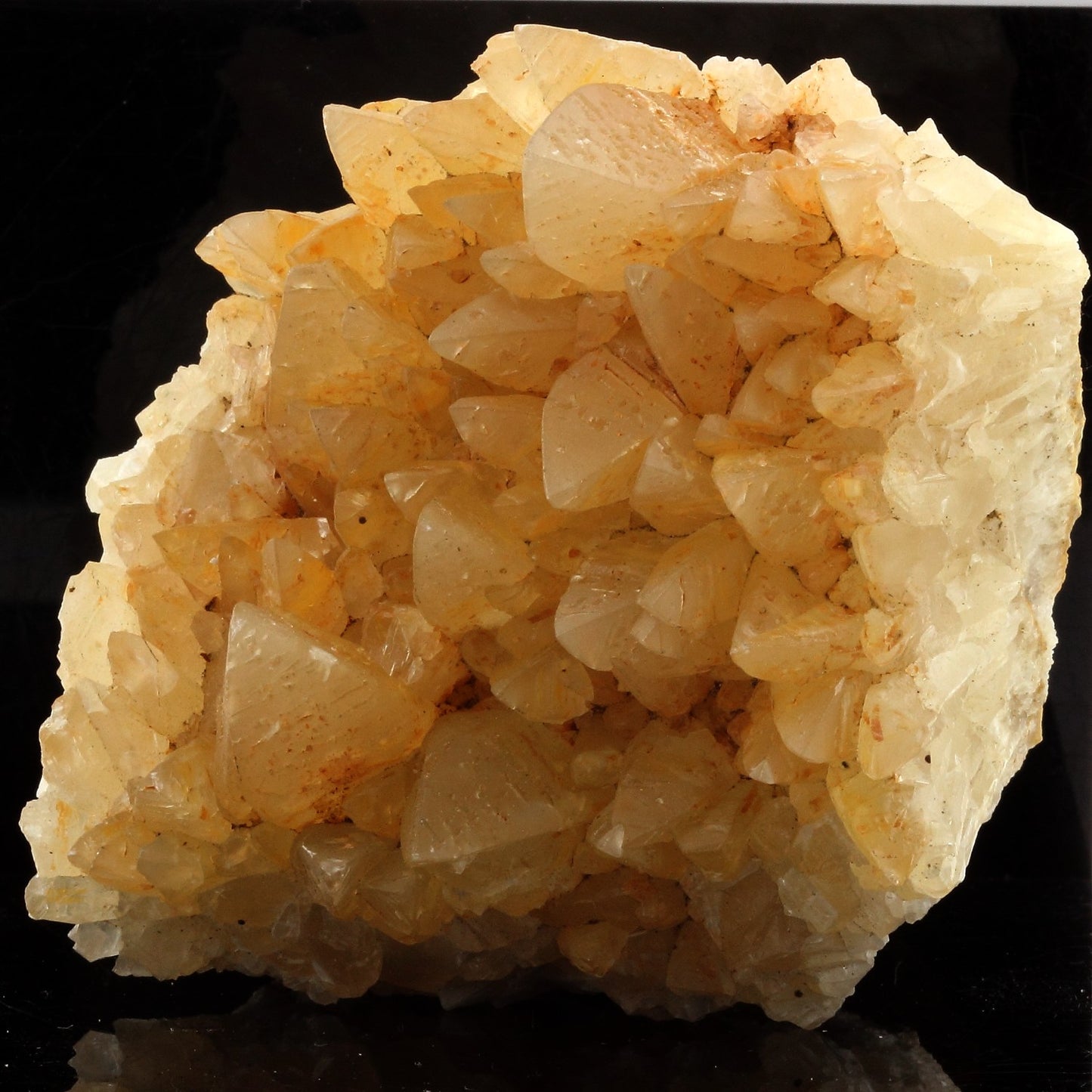 Calcite. 1435.0 carats. Condat-sur-Vézère, Dordogne, France