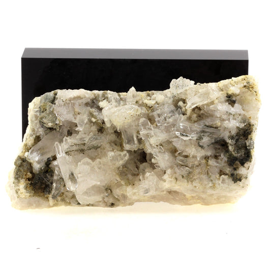 Quartz, Chlorite. 1945.0 carats. Les Deux Alpes, Oisans, France