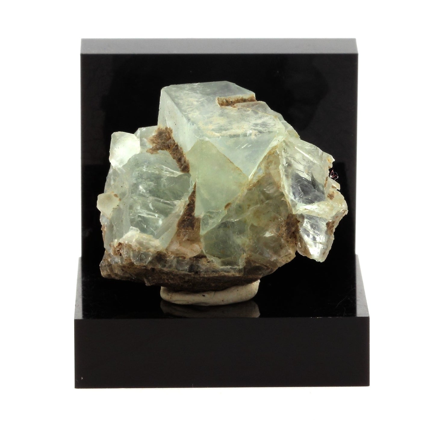 Fluorite verte. 98.8 carats. Massif des Aravis, Haute-Savoie, France