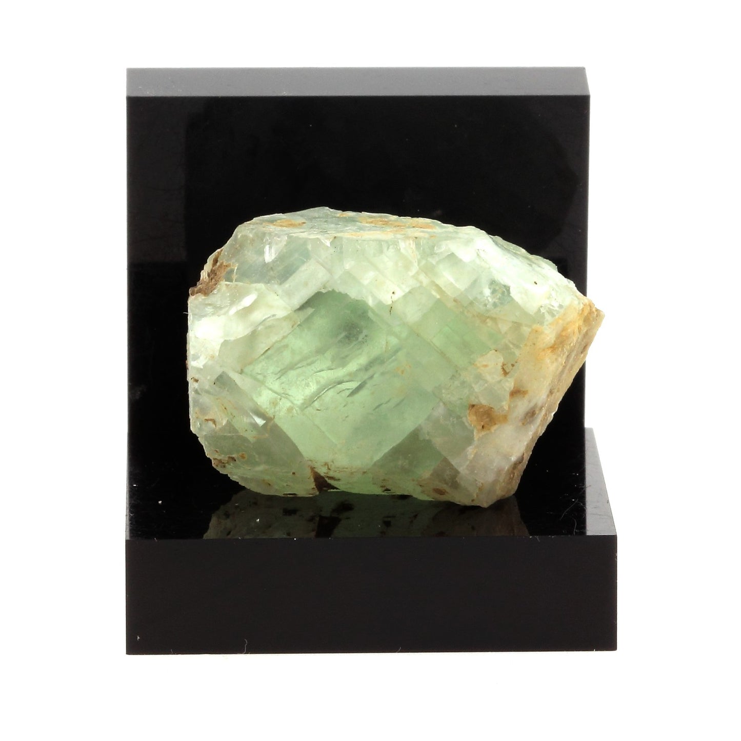 Fluorite verte. 182.1 carats. Massif des Aravis, Haute-Savoie, France