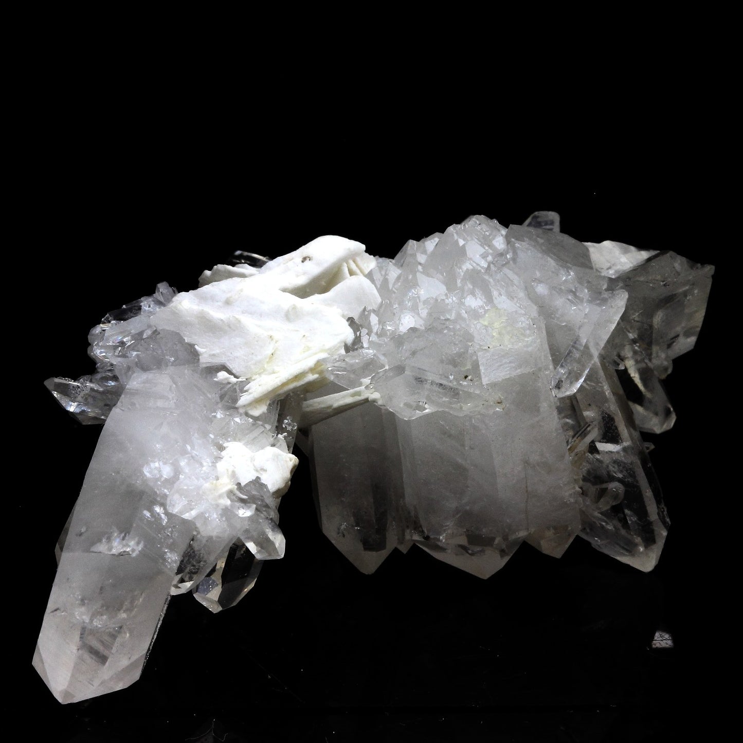 Quartz + Baryte. 224.2 carats. La Gardette, Bourg d'Oisans, France