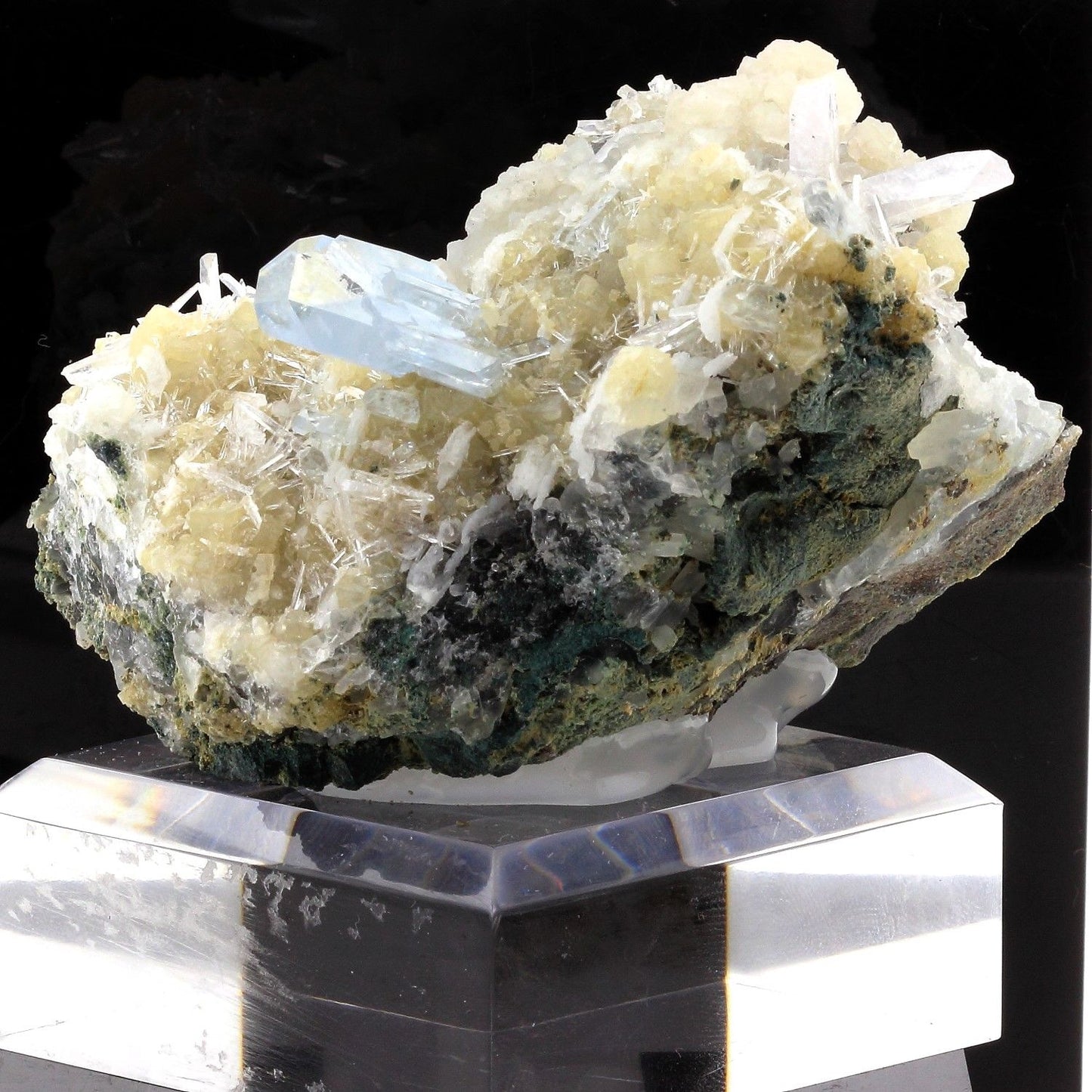 Baryte, Calcite, Calcédoine. 2070.0 carats. Planalto, Rio Grande do Sul, Brésil