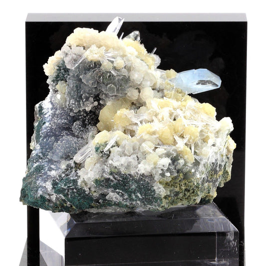 Baryte, Calcite, Calcédoine. 2070.0 carats. Planalto, Rio Grande do Sul, Brésil