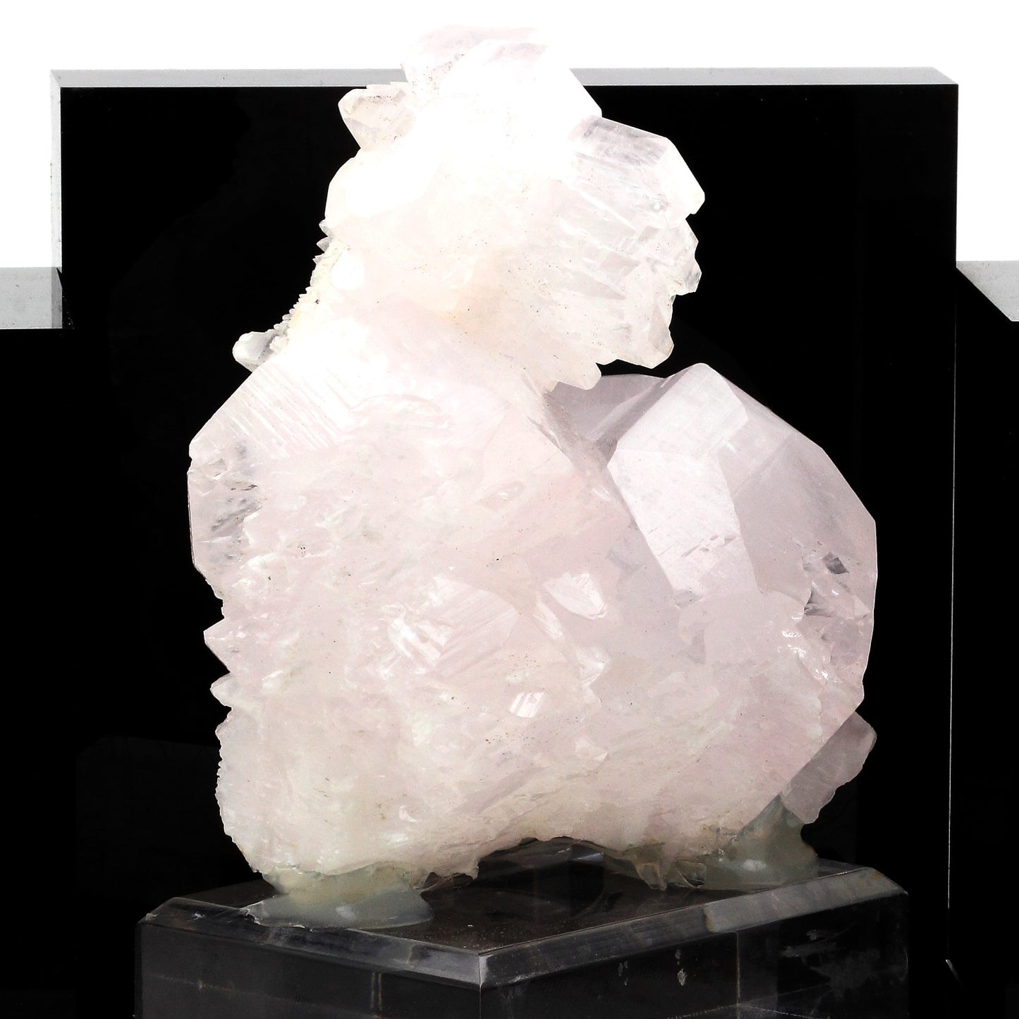 Calcite. 2420.0 carats. Chine