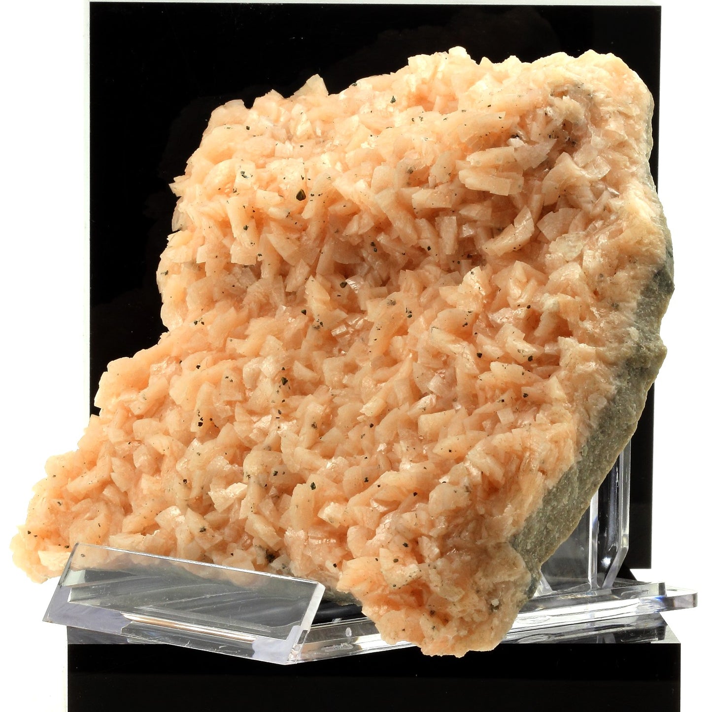 Dolomite. 2280.0 carats. Black Rock, Lawrence Co., Arkansas, USA