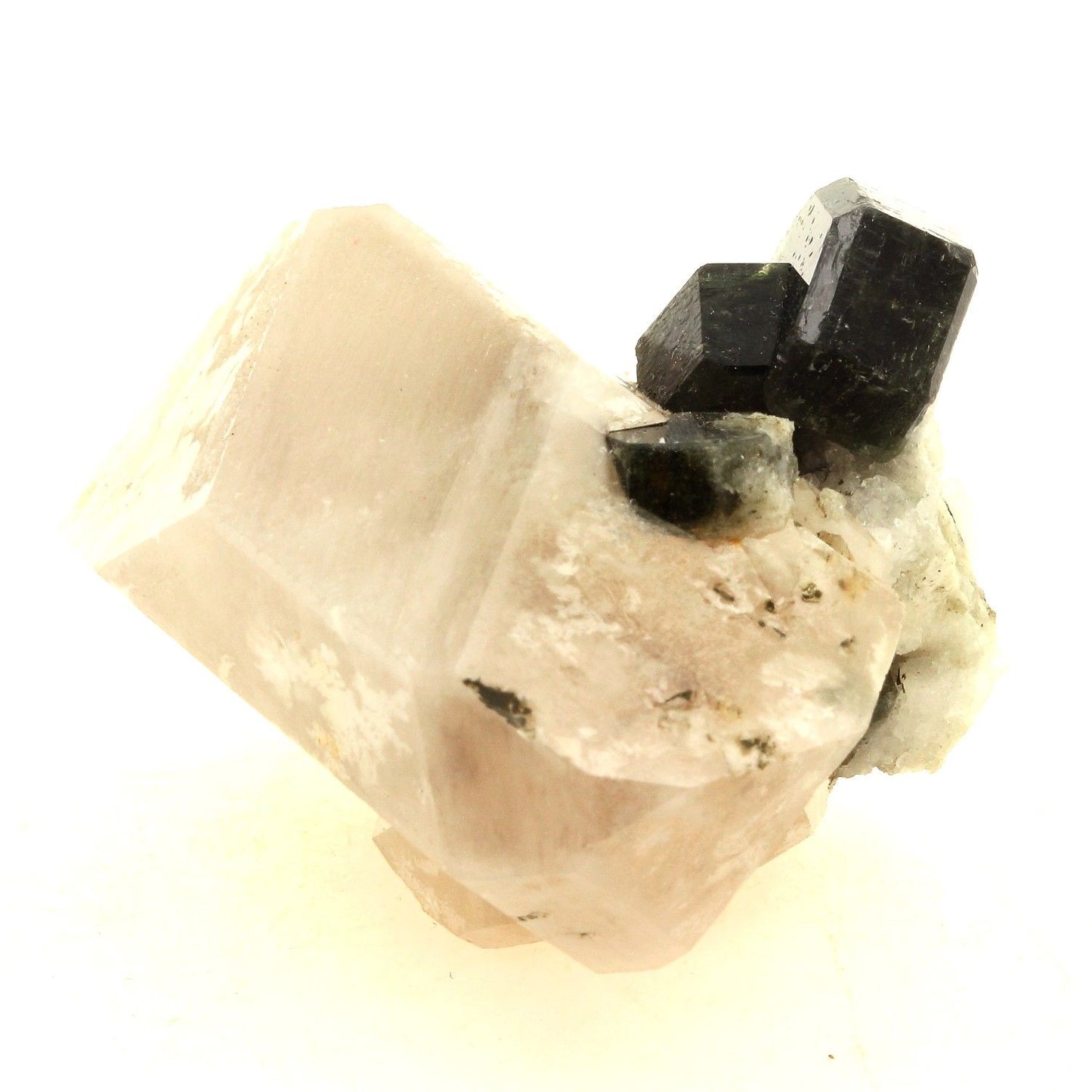Apatite + Quartz. 599.6 carats. Sapo mine, Minas Gerais, Brésil
