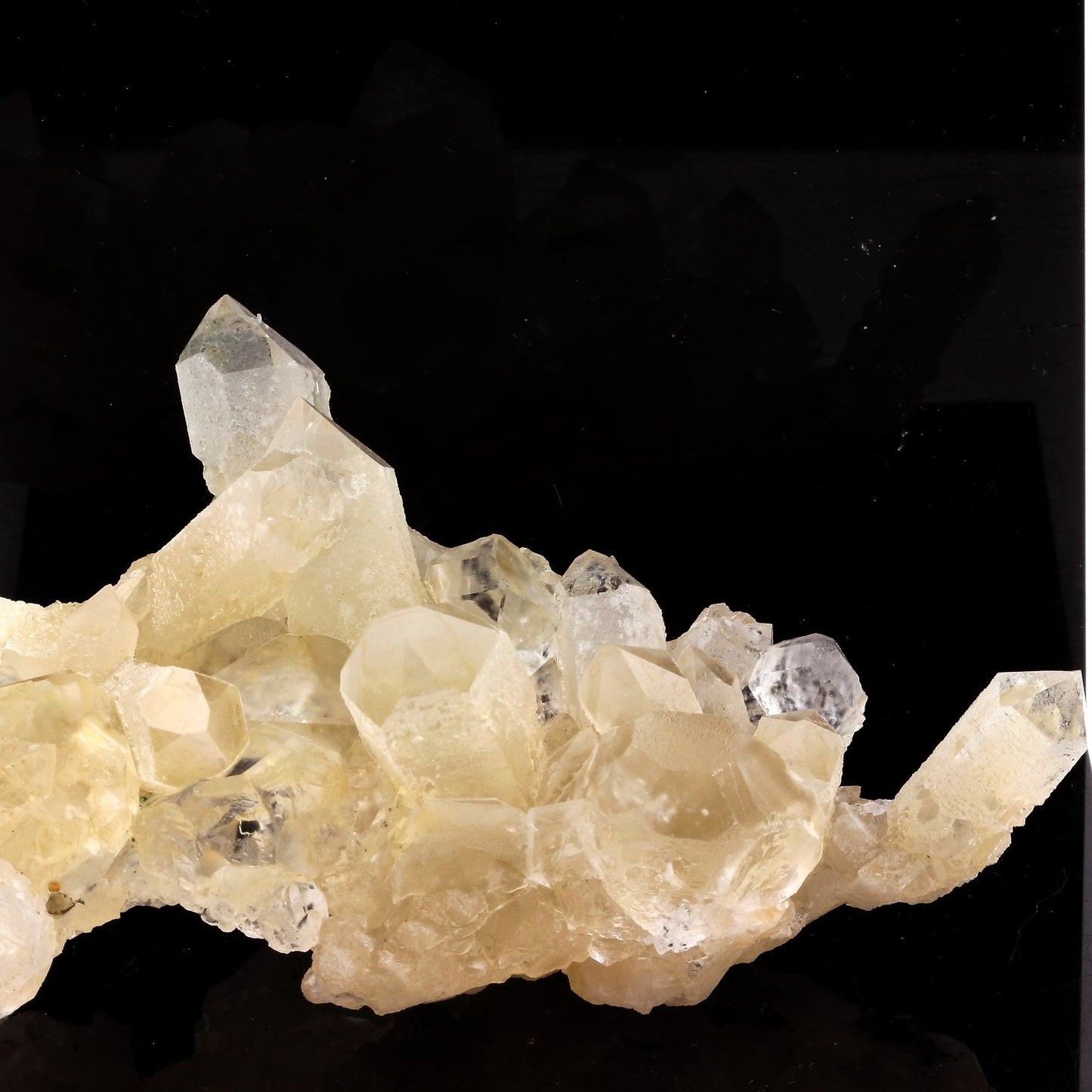 Quartz + Fluorite. 1675.0 carats. Huanggang, Inner Mongolia, Chine