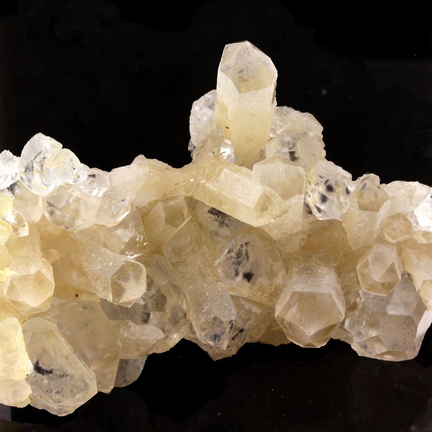 Quartz + Fluorite. 1675.0 carats. Huanggang, Inner Mongolia, Chine