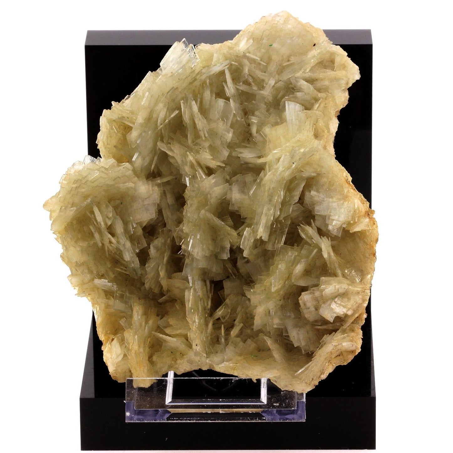 Baryte. 2050.0 carats. Cavnic Mine, Maramureș Co., Roumanie