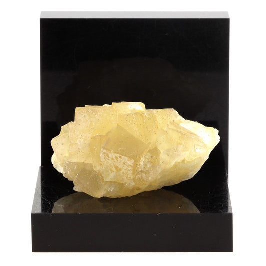 Fluorite. 203.7 carats. Fontsante Mine, Var, France