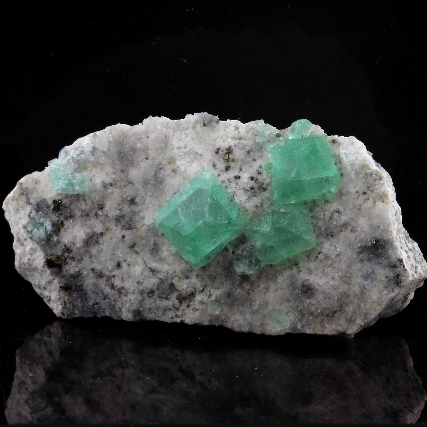 Fluorite. 171.6 carats. El Papiol, Barcelona, Espagne