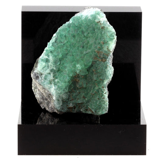 Fluorite + Pyrite. 911.1 carats. El Papiol, Barcelona, Espagne