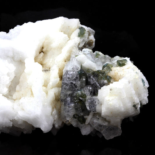 Beryllonite, Fluorapatite, Albite. 626.5 carats. Minas Gerais, Brésil