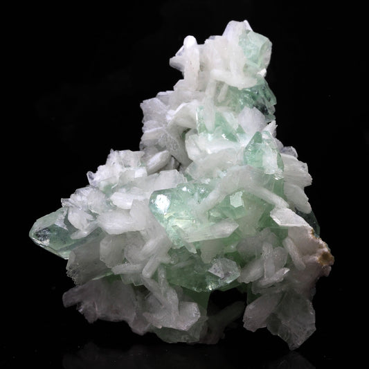 Apophyllite + Stilbite. 352.5 carats. Wagholi, Pune, Maharashtra, Inde