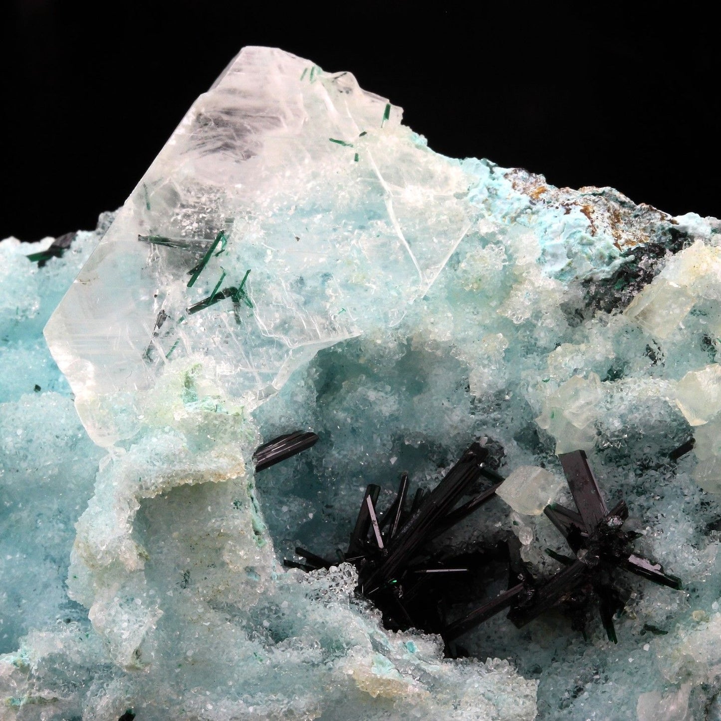 Atacamite, Gypse, Chrysocolle. 1308.0 carats. Lily Mine, Pisco Umay, Ica, Perou