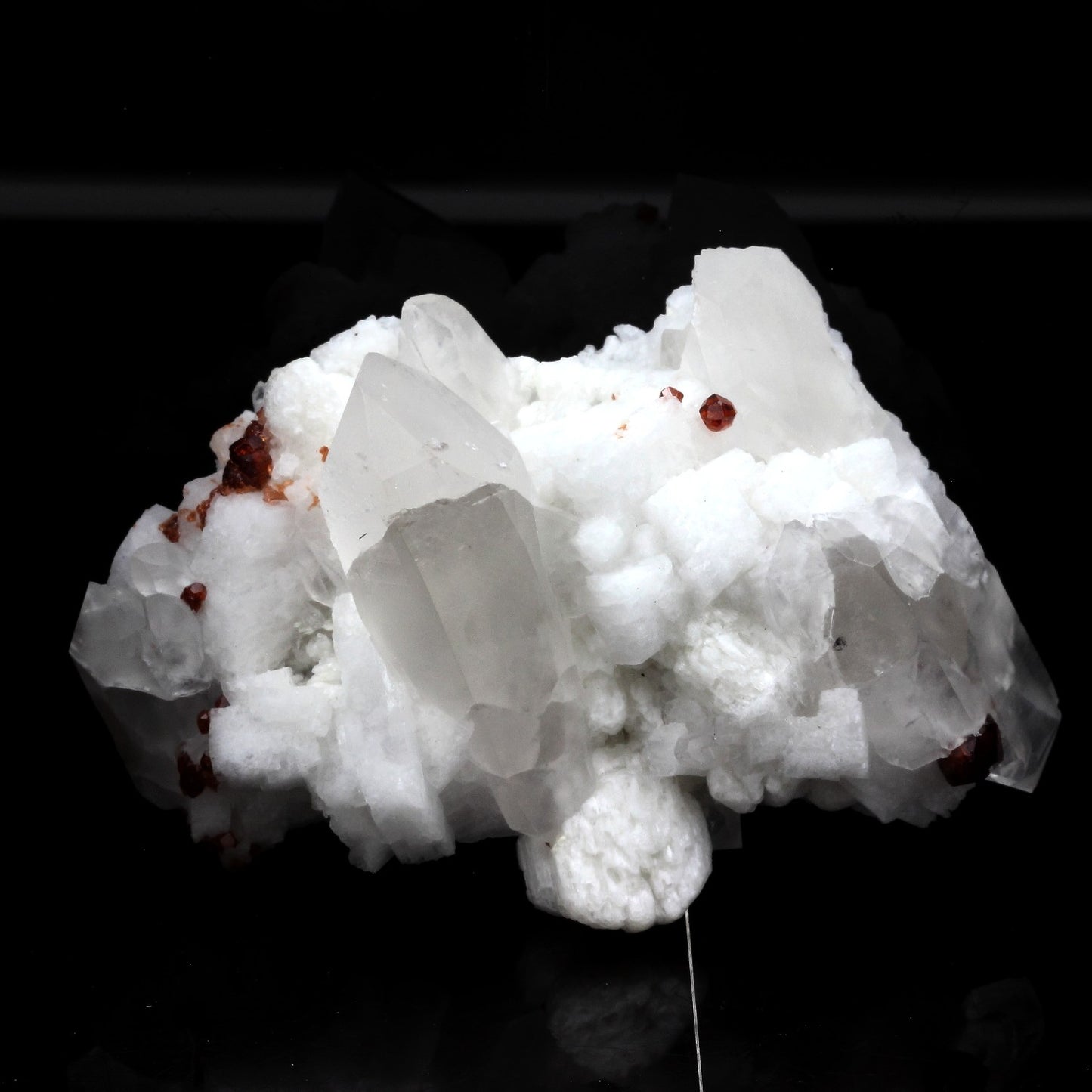 Grenat Spessartite, Orthose, Quartz, 526.5 carats, Shengus, Gilgit-Baltistan, Pakistan