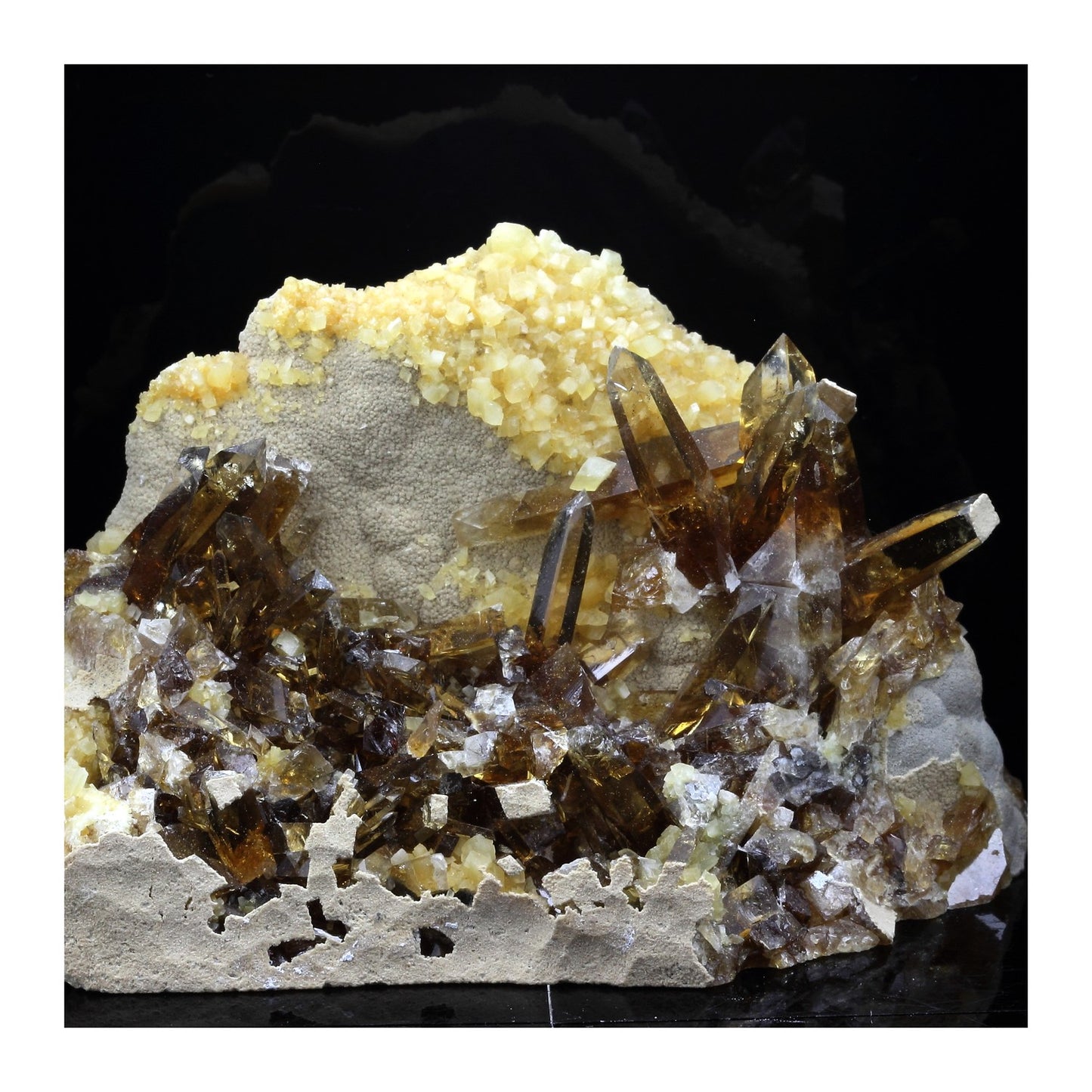 Baryte + Calcite. 1892.0 carats. Elk Creek locality, South Dakota, USA