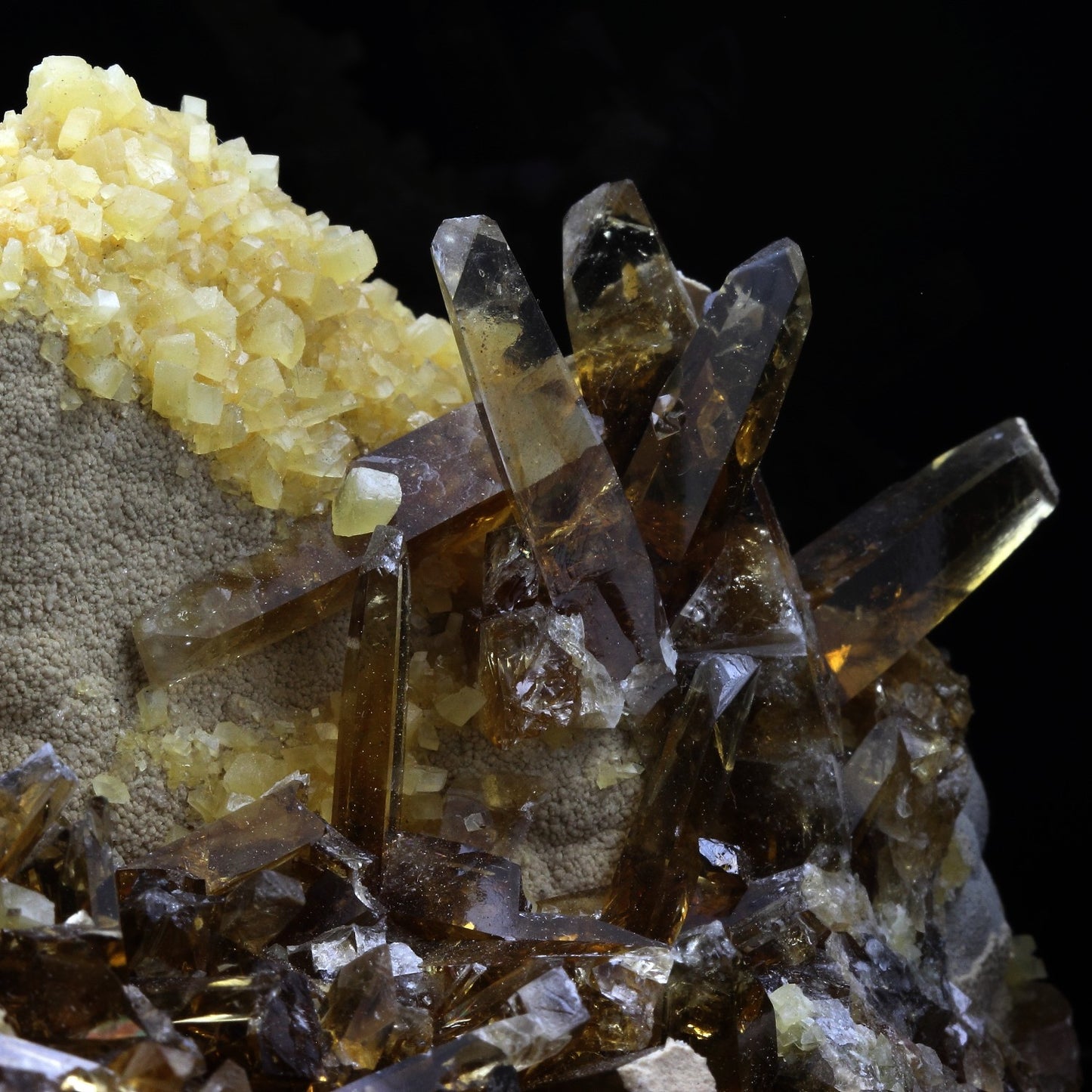 Baryte + Calcite. 1892.0 carats. Elk Creek locality, South Dakota, USA
